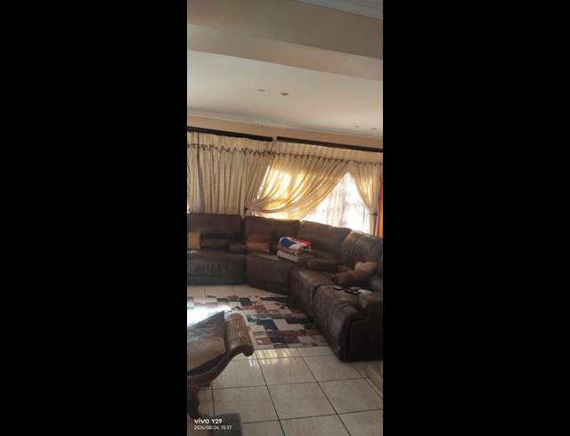 4 BEDROOM PROPERTY TO RENT IN GLEN MARAIS
